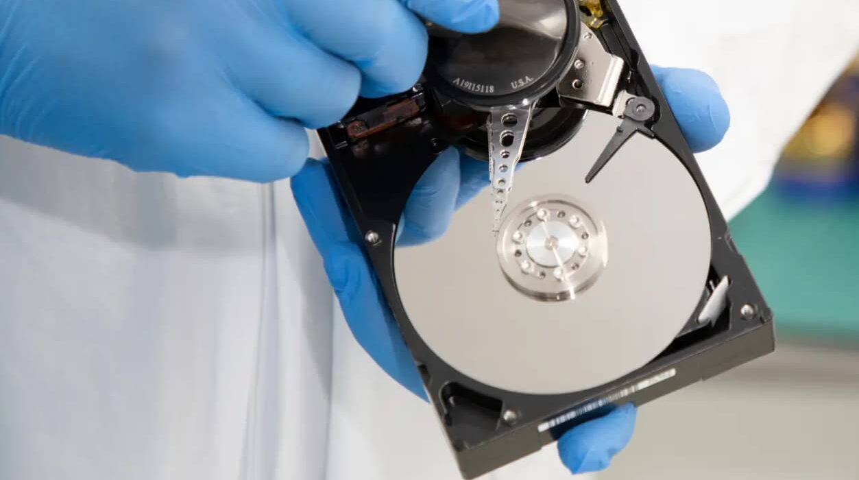 Why Should You Hire a Professional for Hard Drive Recovery in Toronto?
